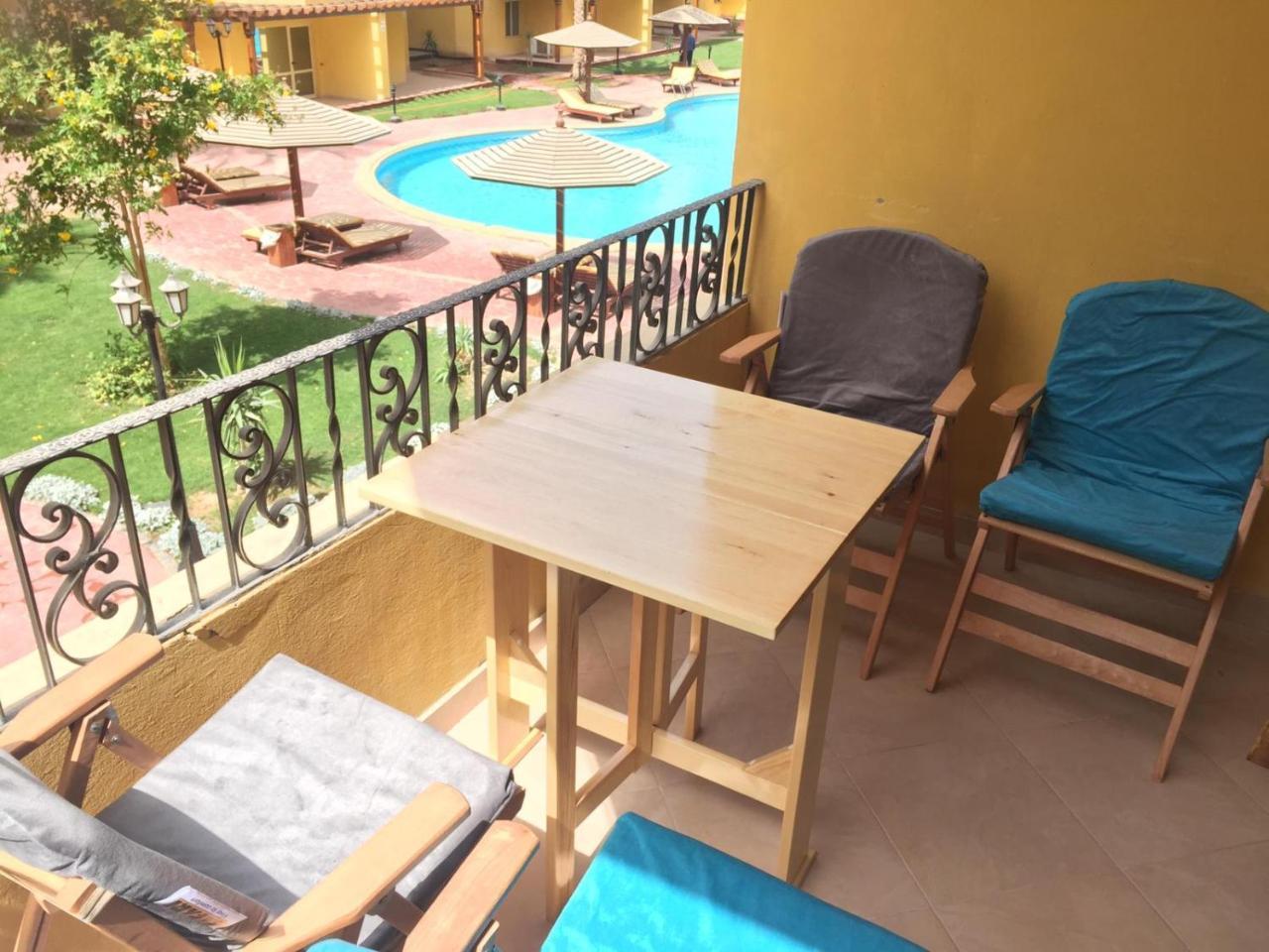 Pool View Apartment At British Resort - Unit 02 洪加達 外观 照片